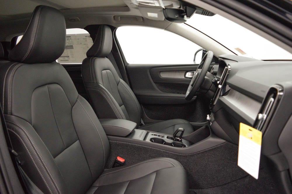 new 2025 Volvo XC40 car, priced at $45,015