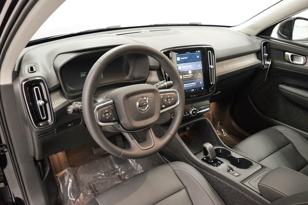 new 2025 Volvo XC40 car, priced at $45,015