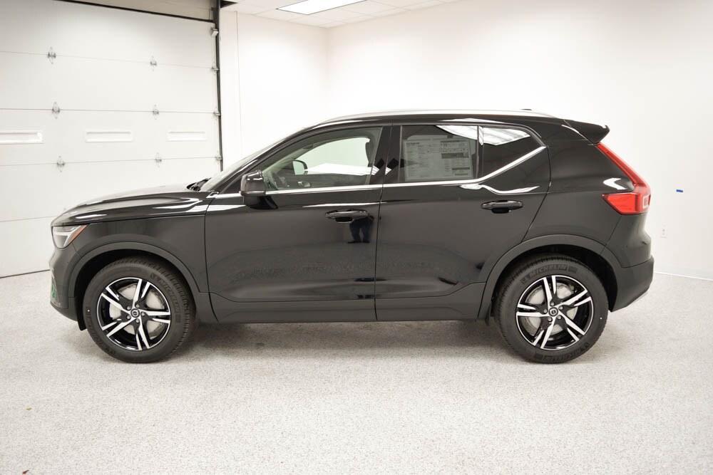 new 2025 Volvo XC40 car, priced at $45,015