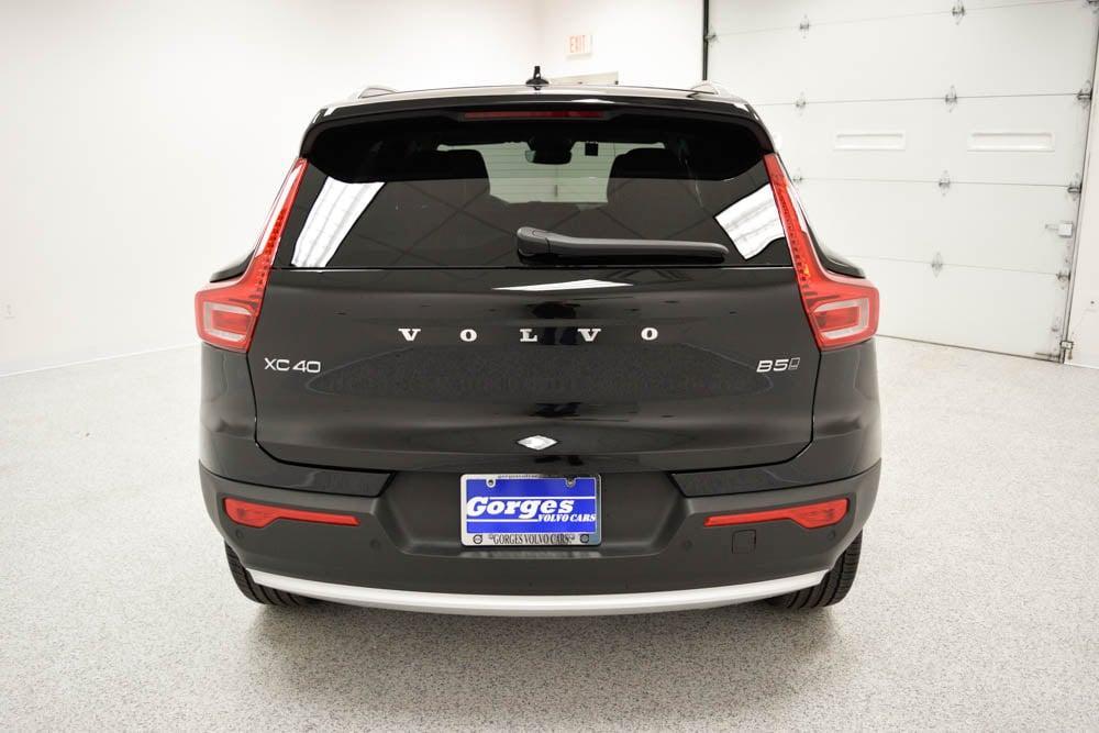 new 2025 Volvo XC40 car, priced at $45,015