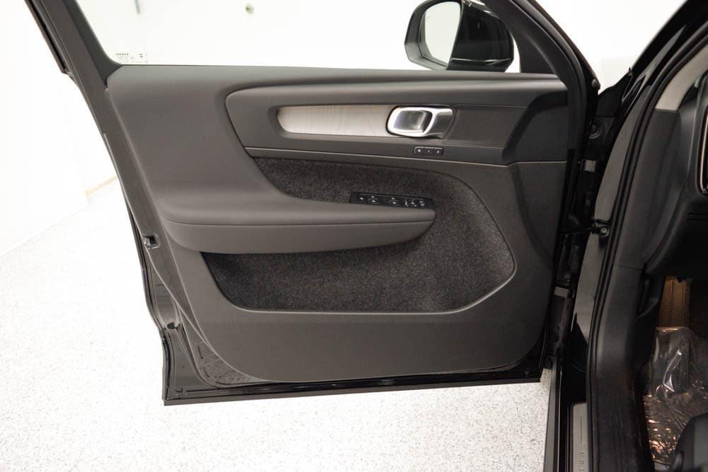 new 2025 Volvo XC40 car, priced at $43,765