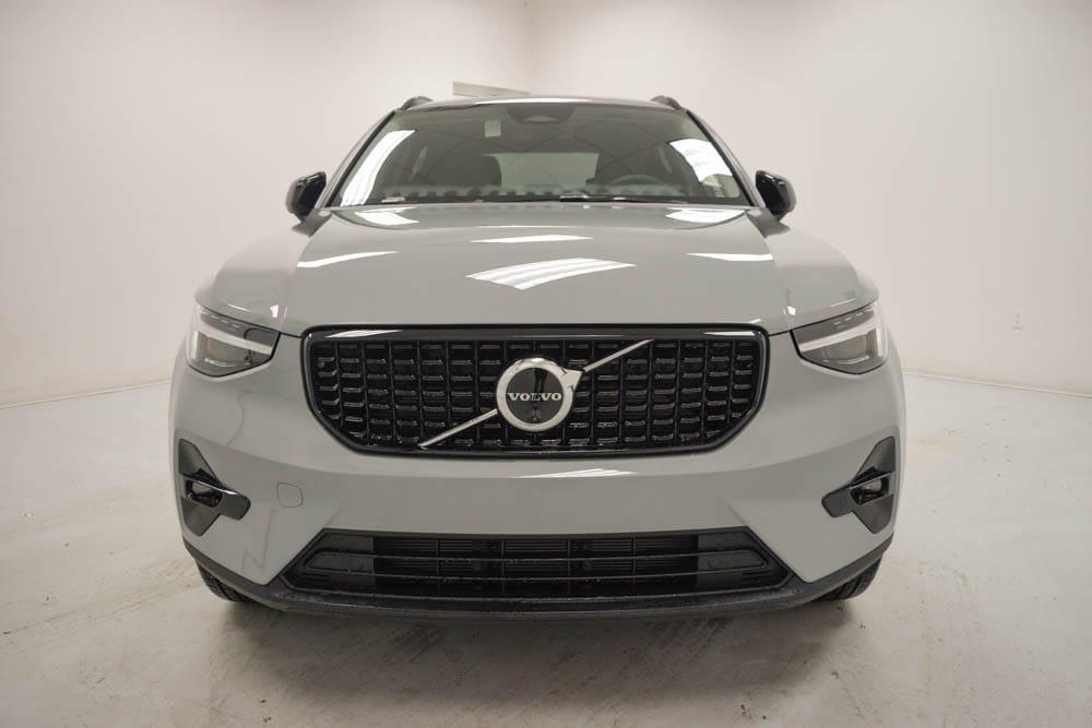 new 2025 Volvo XC40 car, priced at $49,790