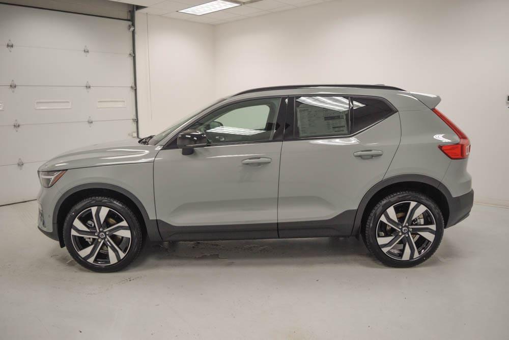 new 2025 Volvo XC40 car, priced at $49,790