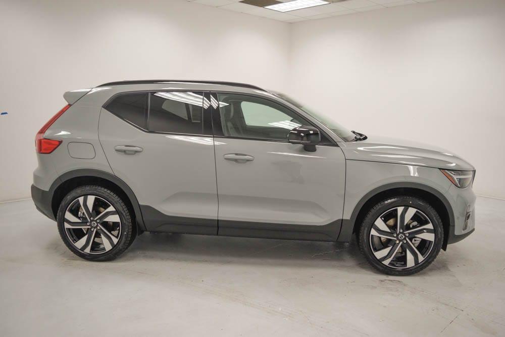 new 2025 Volvo XC40 car, priced at $49,790