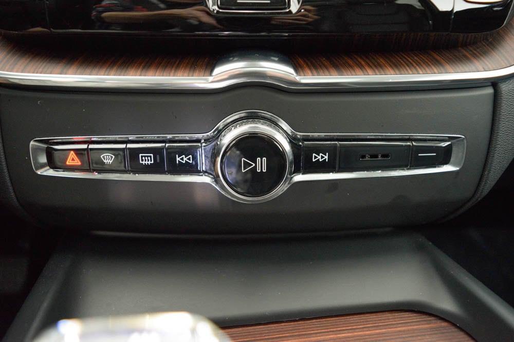 used 2023 Volvo XC60 car, priced at $41,943