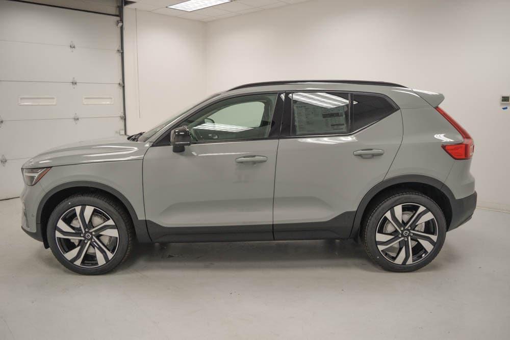 new 2025 Volvo XC40 car, priced at $49,790