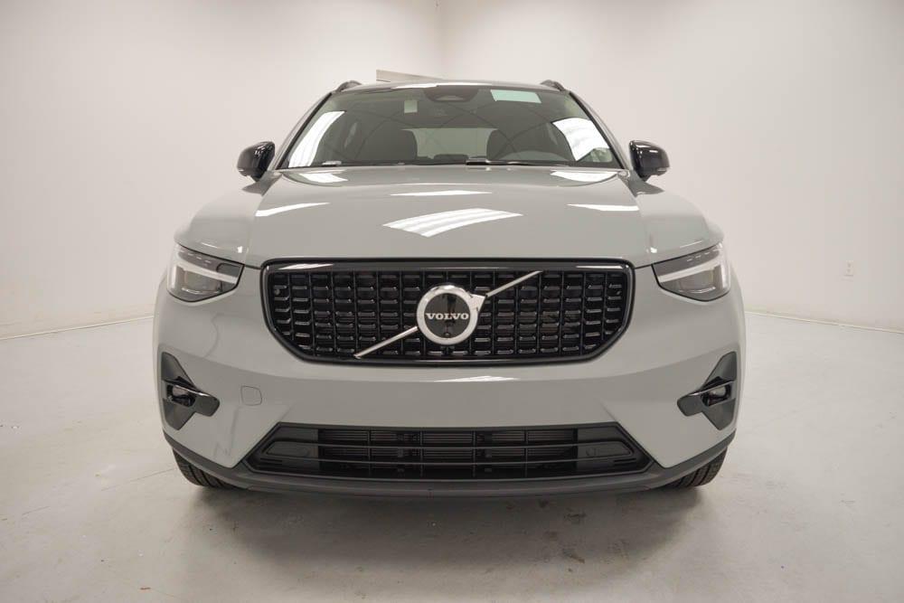 new 2025 Volvo XC40 car, priced at $49,790