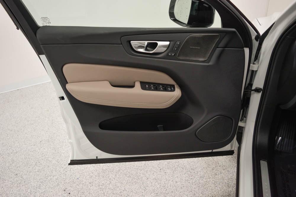 new 2026 Volvo XC60 car, priced at $60,220