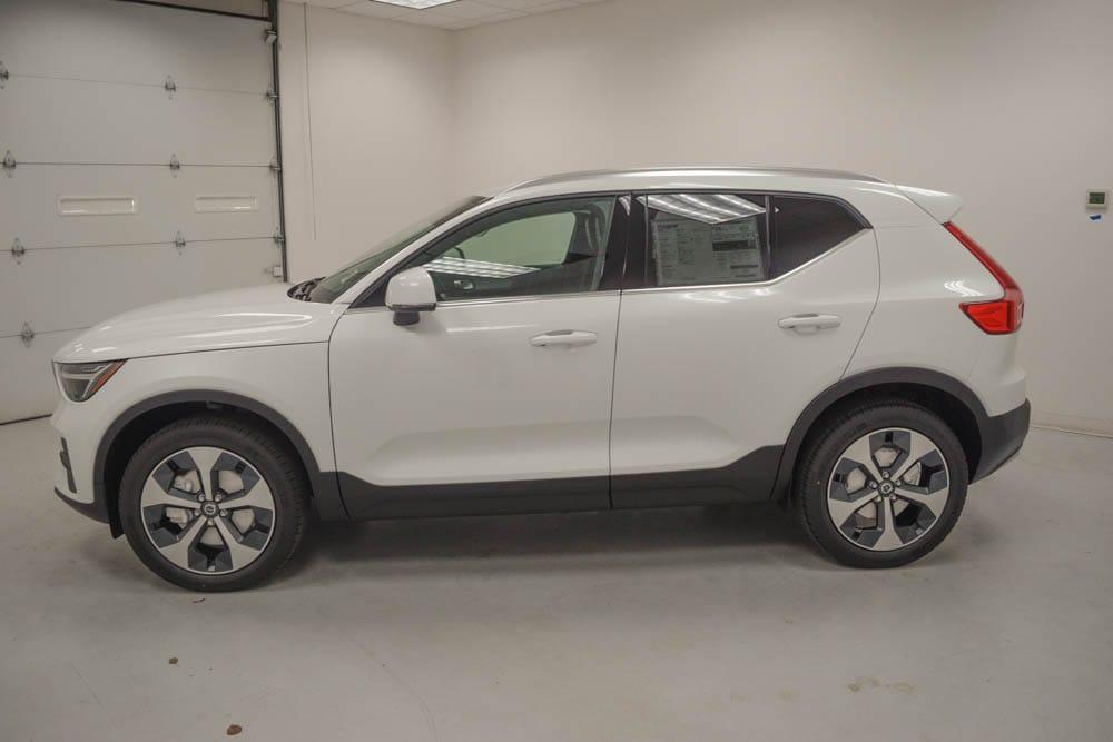 new 2025 Volvo XC40 car, priced at $45,800