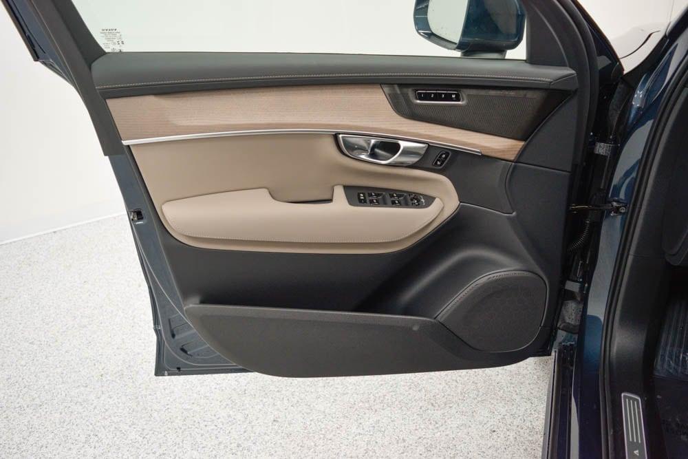new 2026 Volvo XC90 car, priced at $71,825