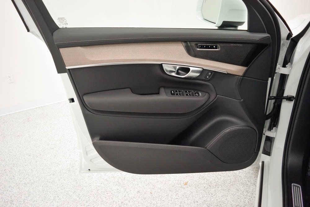 new 2026 Volvo XC90 car, priced at $75,075