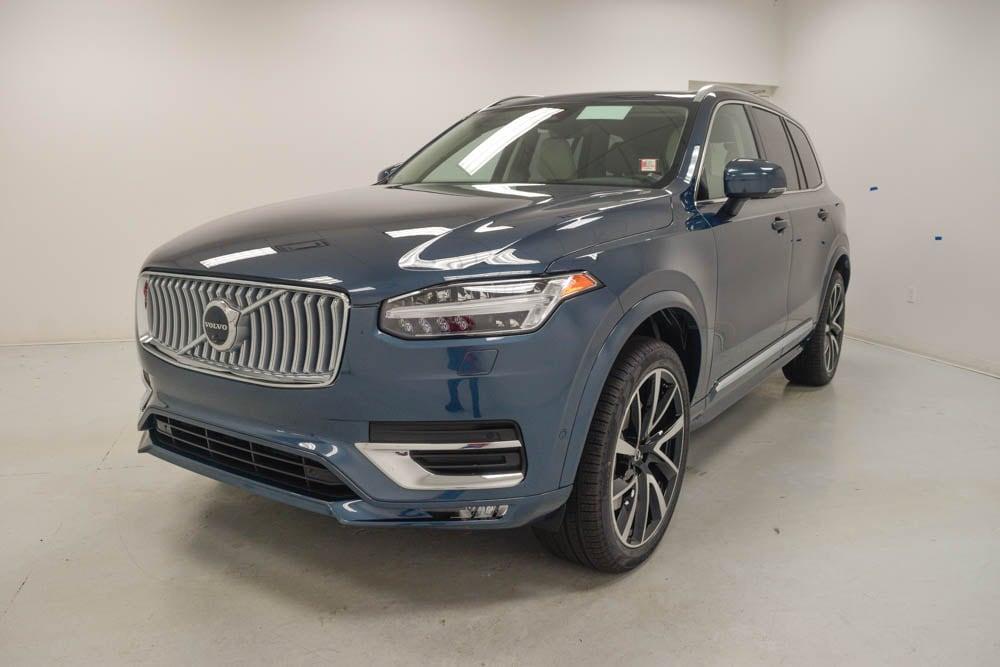 new 2025 Volvo XC90 car, priced at $69,170