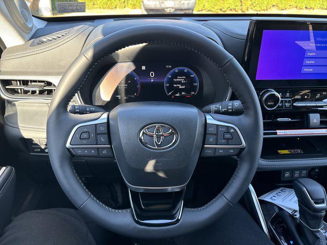 new 2025 Toyota Highlander car, priced at $55,832