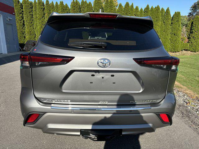 new 2025 Toyota Highlander car, priced at $55,832