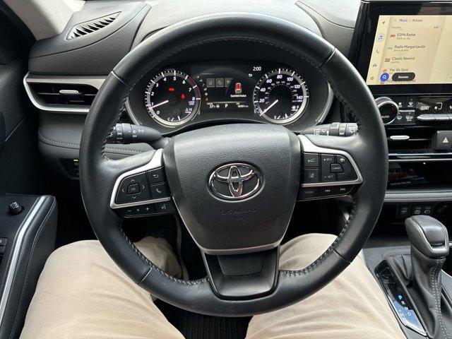 used 2023 Toyota Highlander car, priced at $35,000