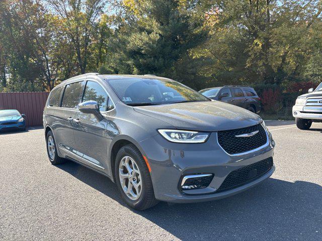 used 2022 Chrysler Pacifica car, priced at $32,000