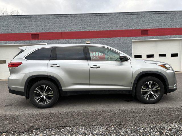 used 2019 Toyota Highlander car, priced at $27,500