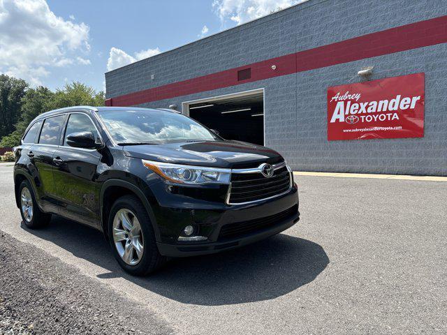 used 2014 Toyota Highlander car, priced at $19,500