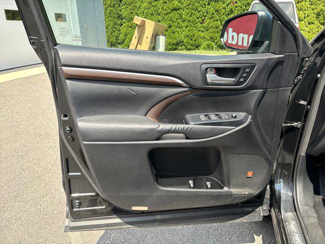 used 2014 Toyota Highlander car, priced at $19,500