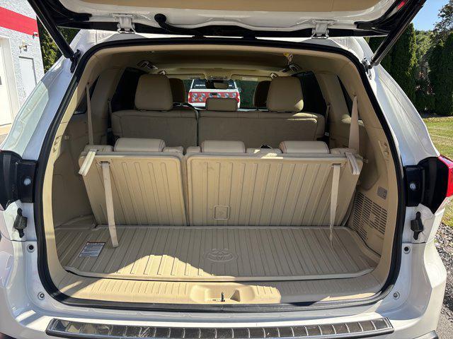 used 2017 Toyota Highlander Hybrid car, priced at $21,000
