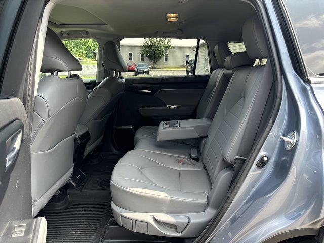 used 2022 Toyota Highlander car, priced at $36,000