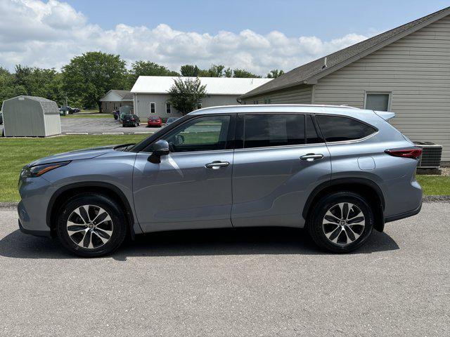 used 2022 Toyota Highlander car, priced at $36,000