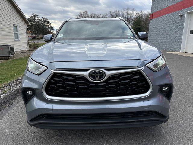 used 2023 Toyota Highlander car, priced at $35,400