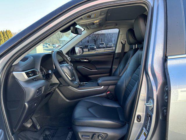 used 2023 Toyota Highlander car, priced at $32,500