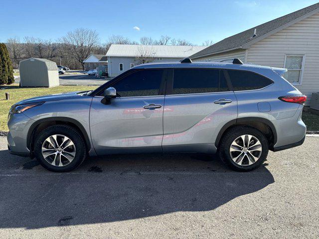 used 2023 Toyota Highlander car, priced at $32,500