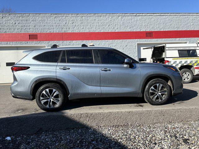 used 2023 Toyota Highlander car, priced at $32,500