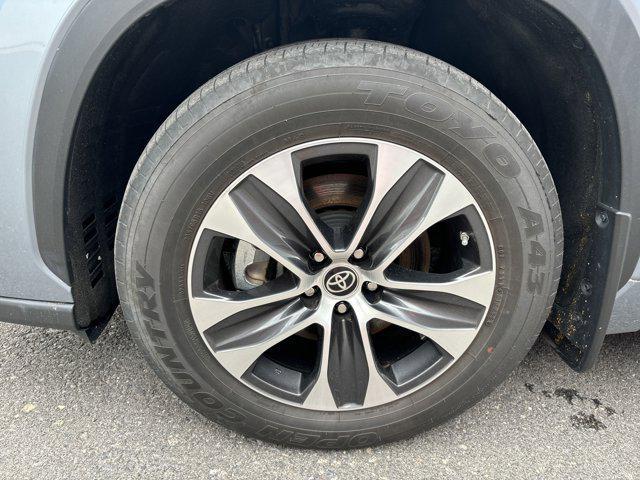 used 2022 Toyota Highlander Hybrid car, priced at $41,200