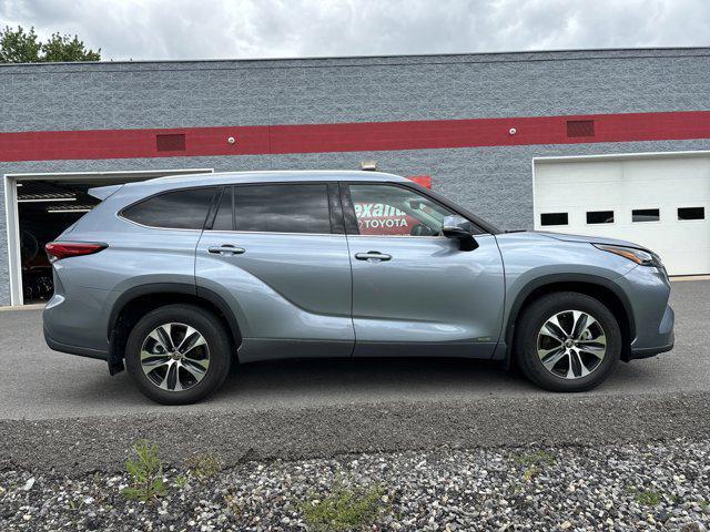 used 2022 Toyota Highlander Hybrid car, priced at $41,200