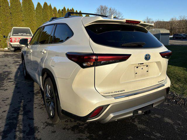 used 2021 Toyota Highlander Hybrid car, priced at $40,500