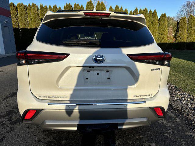 used 2021 Toyota Highlander Hybrid car, priced at $40,500