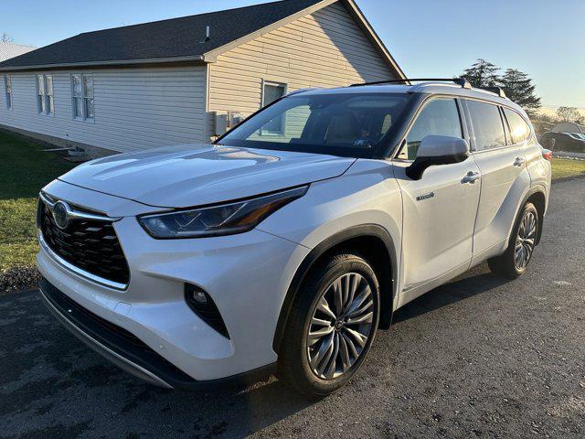 used 2021 Toyota Highlander Hybrid car, priced at $40,500