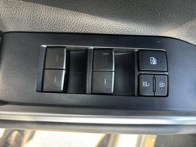 used 2022 Toyota Highlander Hybrid car, priced at $33,500