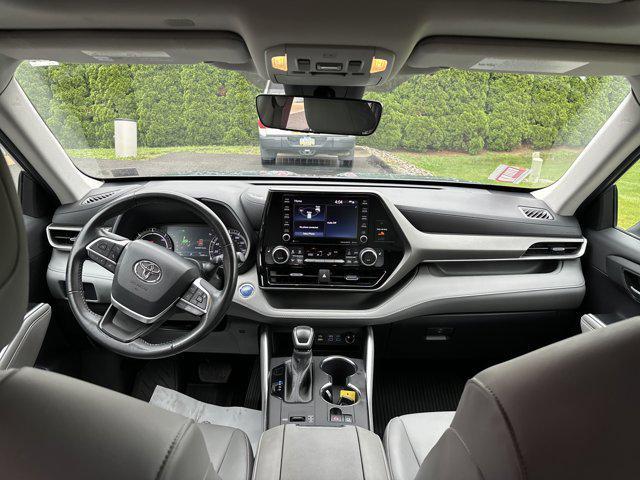 used 2022 Toyota Highlander Hybrid car, priced at $39,700