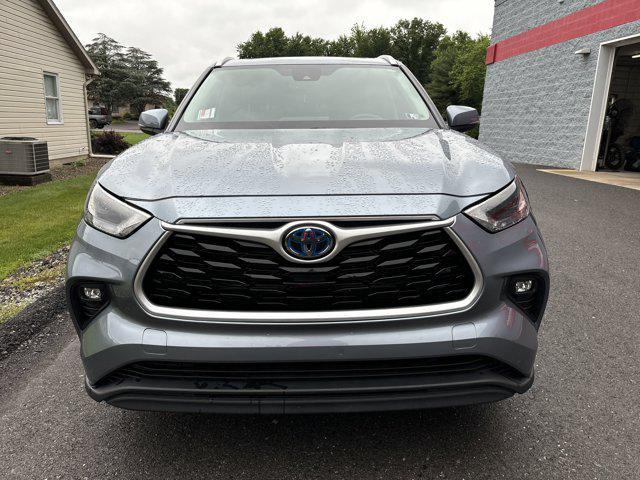 used 2022 Toyota Highlander Hybrid car, priced at $39,700