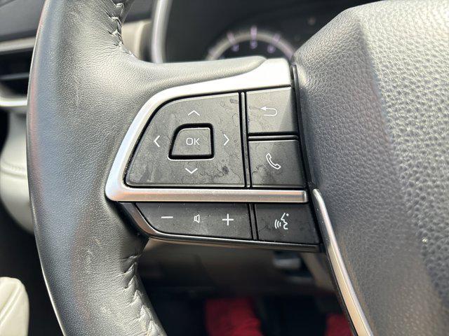 used 2022 Toyota Highlander car, priced at $40,400