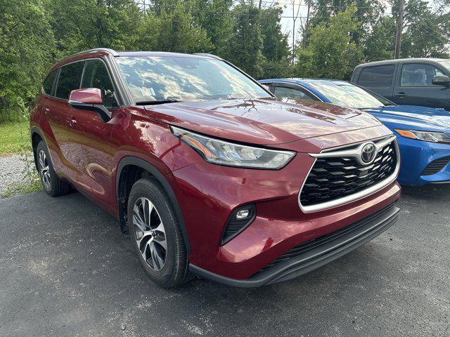 used 2020 Toyota Highlander car, priced at $27,500