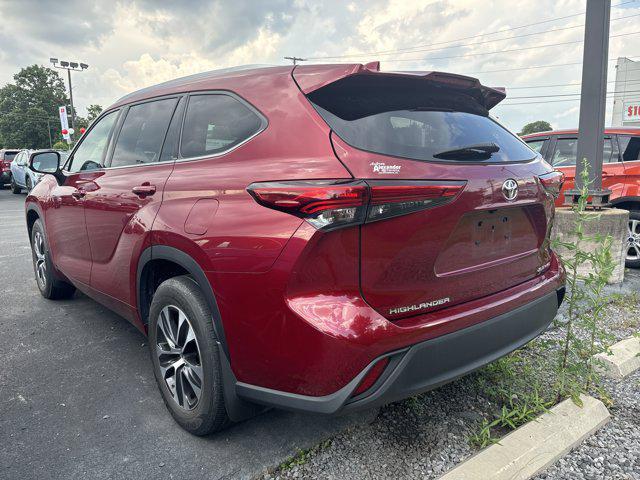used 2020 Toyota Highlander car, priced at $27,500