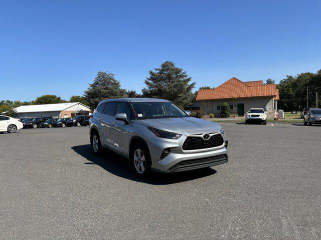 used 2022 Toyota Highlander car, priced at $27,500