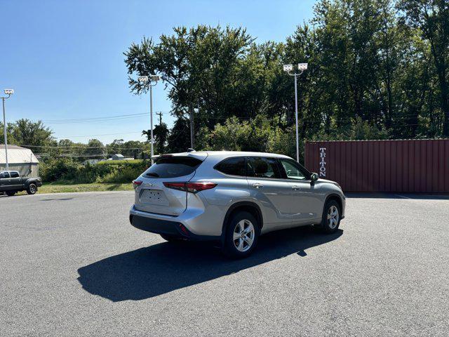 used 2022 Toyota Highlander car, priced at $27,500