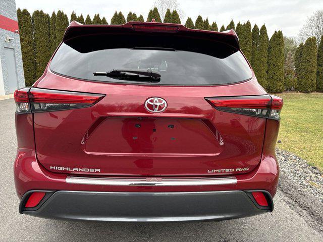 used 2022 Toyota Highlander car, priced at $39,000