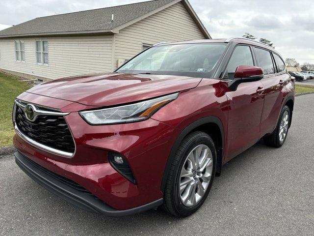 used 2022 Toyota Highlander car, priced at $39,000