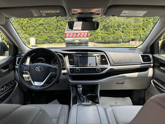 used 2019 Toyota Highlander car, priced at $26,400