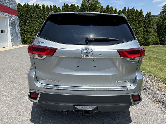 used 2019 Toyota Highlander car, priced at $26,400