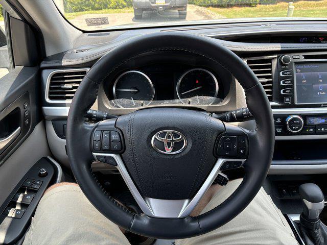used 2019 Toyota Highlander car, priced at $26,400