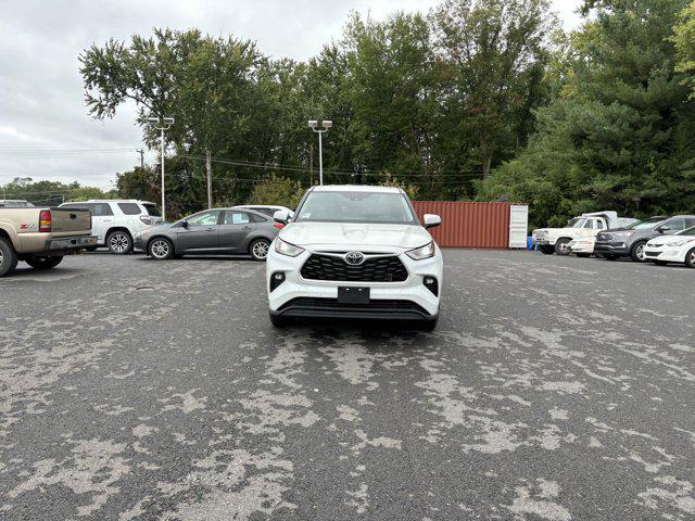 used 2022 Toyota Highlander car, priced at $28,000