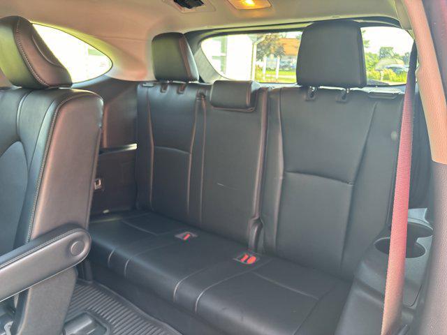 used 2022 Toyota Highlander Hybrid car, priced at $33,000